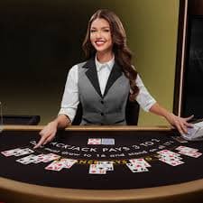 Antarmuka pemain Blackjack dengan tombol Hit, Stand, Double Down